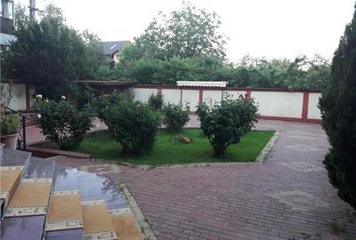 Casă cu 13 camere cu Teren 1000 Mp în Ghencea - 1