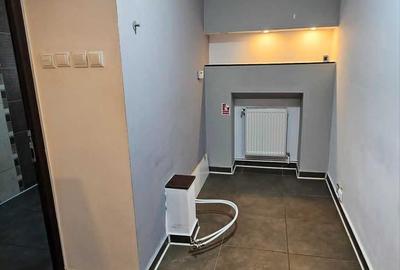 Spațiu comercial, de 40 mp, în Central - 12