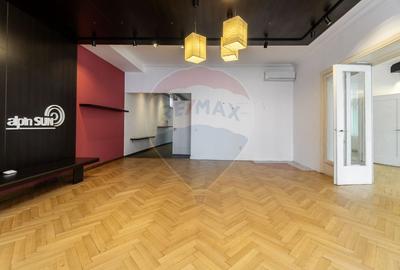 Apartament cu 4 camere circular în Centrul Istoric - 16