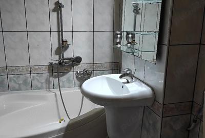 Apartament cu 2 camere decomandat în 22 Decembrie - 10
