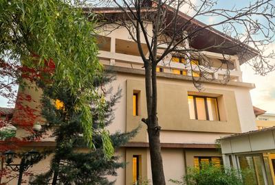 Casă individuală cu 7 camere cu Canalizare în Eroii Revoluției - 2