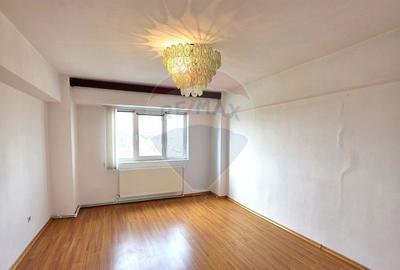 Apartament cu 3 camere decomandat, mobilat în Pod - 1