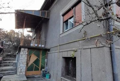 Casă cu 4 camere în Central - 3