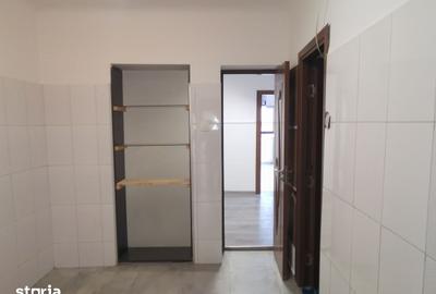 Casă cu 8 camere cu Teren 250 Mp în Grivița - 12
