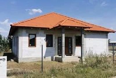 Casă cu Teren 475 Mp în Central - 2