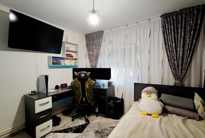 Apartament cu 3 camere decomandat, mobilat în CET - 7