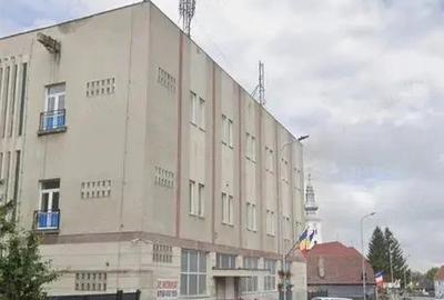 Spa?iu Comercial 300 mp Oportunitate Unica pe Artera Principala din Sacele - 2