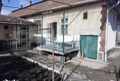 Casă cu 3 camere cu Teren 353 Mp în Central - 2