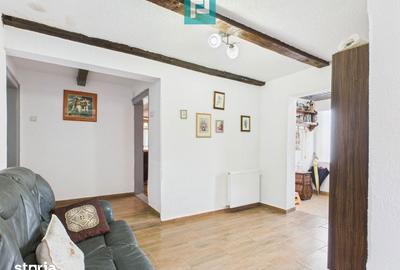 Casă cu 3 camere cu Teren 1260 Mp în Hășmaș - 4