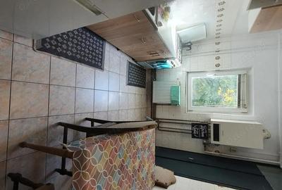 Apartament cu 3 camere semidecomandat, mobilat în Central - 9