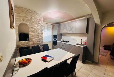 Apartament 4 camere decomandat cu loc de parcare etajul 3 - 11