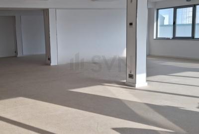 Birou, 240 mp în Vest