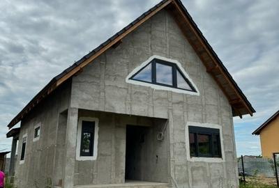 Vand casa moderna la gri - spatiu generos, materiale premium