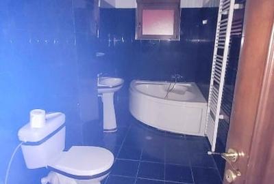 Imobil cu 3 case:C1 -3 nivele;C2-2nivele;C4-1 nivel;C3;C5;Piscina;Foisor - 9