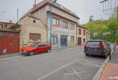 Comision 0%! Doua case alaturate de vanzare! Bra?ovul vechi - 1