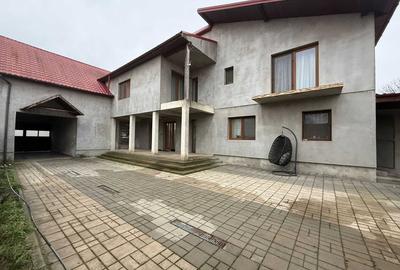 Casă cu 4 camere în Central - 6