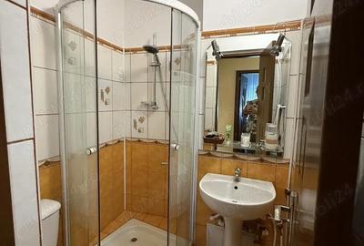 Apartament cu 4 camere decomandat în 9 Mai - 5