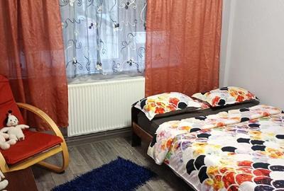 Apartament cu 3 camere semidecomandat în Micro 3 - 3