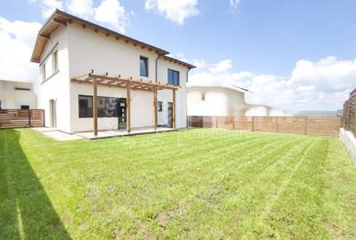 Casa individuala noua 4 camere | 113mp util | Teren 445mp | Dezmir!