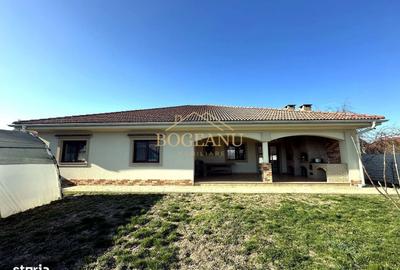 Casă cu 4 camere cu Teren 1000 Mp în Sânmihaiu Român - 2