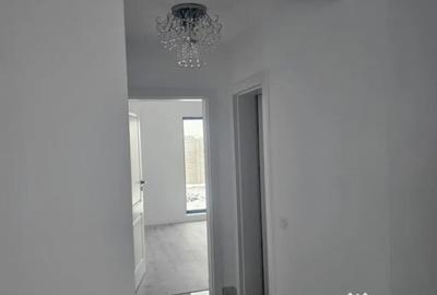 Casă cu 7 camere cu Teren 412 Mp în Malu Mare - 2