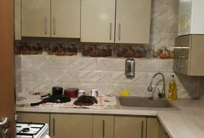 Inchiriez.apartament in centru decomandat , etajul 1 - 2