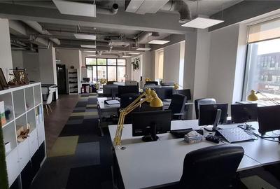 Spațiu comercial, de 270 mp, în Central - 14