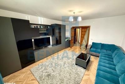 Apartament cu 3 camere decomandat în Calea București