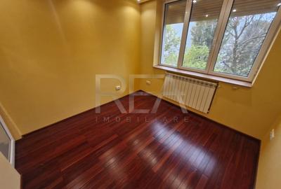Apartament cu 3 camere la 13 minute de mers pe jos de metroul 1 Decembrie 1918 - 15