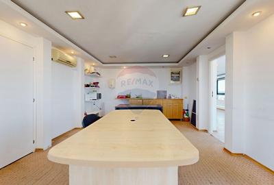 Birou, de 170 mp, în 15 Noiembrie - 9