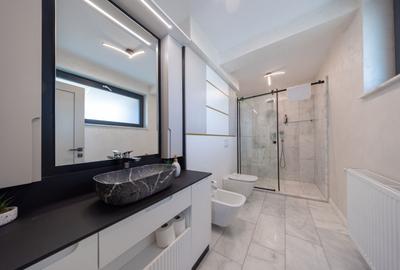 Apartament cu 3 camere decomandat, mobilat în Tractorul - 8