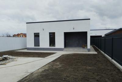 Casă cu 4 camere în Odaia Manolache - 1