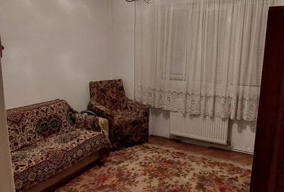 Apartament cu 4 camere decomandat în Central - 2