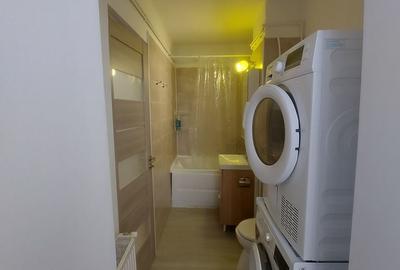 Apartament cu 3 camere decomandat în Micro 4 - 15