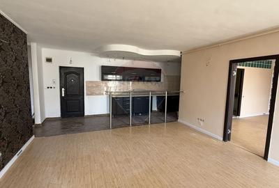 Apartament cu 3 camere semidecomandat, mobilat în Florești - 1