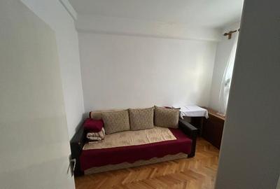 Apartament cu 2 camere decomandat în Tractorul - 8