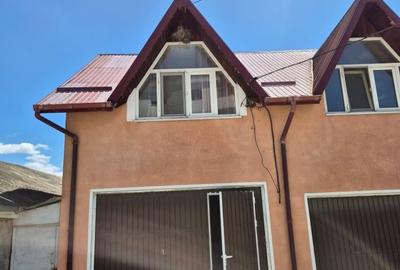 Vand garaj cu mansarda - 2