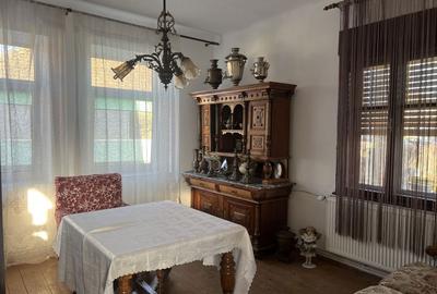 Casă cu 4 camere în Central - 4