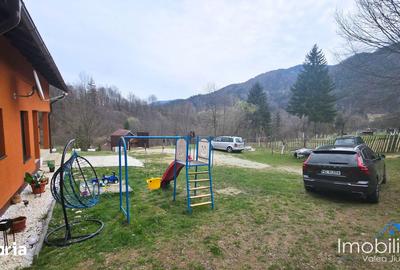 Casă cu 4 camere cu Teren 1711 Mp în Uric - 15