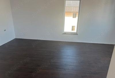 Casă cu 5 camere cu Teren 170 Mp în Km 5 - 1