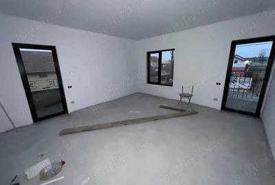 Casă cu Teren 350 Mp în Lumina