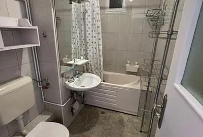 Apartament cu 3 camere decomandat, mobilat în Soarelui