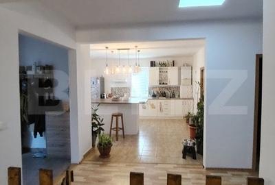 Casa deosebita cu 3 camere si spatiu comercial in Sangeorgiu de Mures - 2