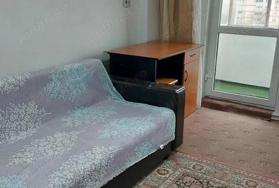 Apartament cu 2 camere decomandat în Far