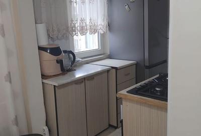Apartament cu 3 camere semidecomandat în Sat Vacanță - 1