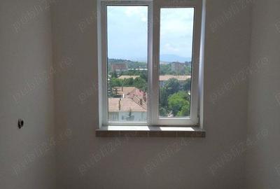 Apartament cu 3 camere decomandat în Onești - 8