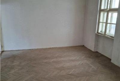 Apartament cu 2 camere decomandat în Centrul Istoric - 1
