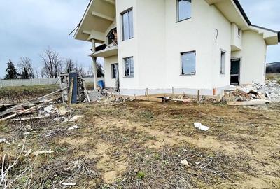 Casă cu 5 camere cu Canalizare în Oncea - 1