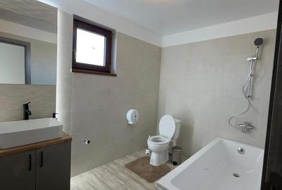 Casă cu 3 camere cu Teren 150 Mp în Malu Mare - 9