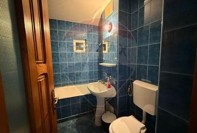 Apartament cu 3 camere de închiriat în zona 1 Mai - 10